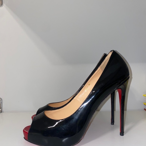 Louboutin Very Privé Shoes - Picture 2 of 9